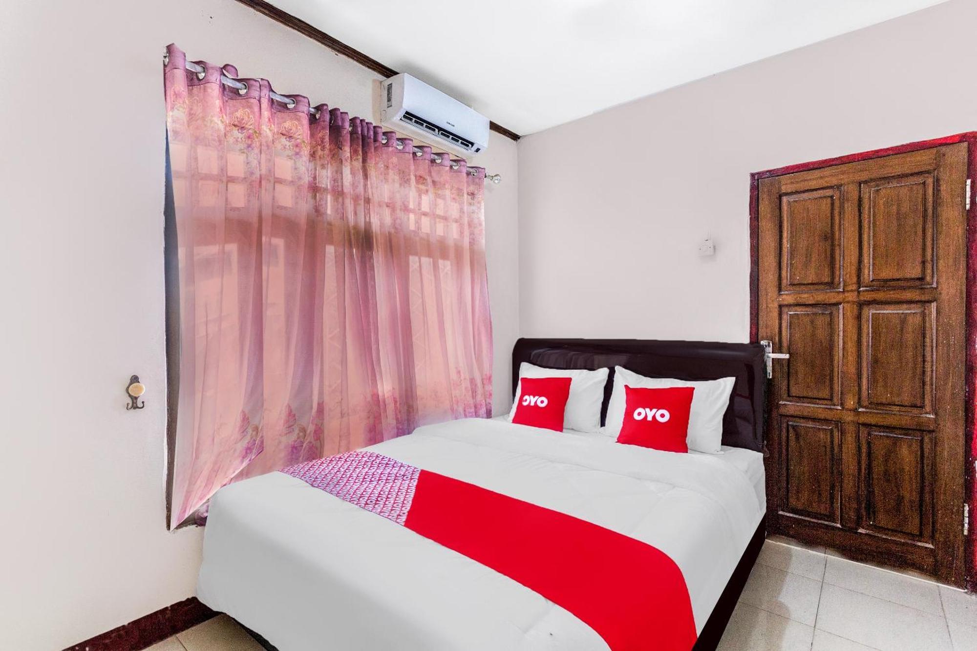 Oyo 1837 Telone Bungalow Palebah Esterno foto