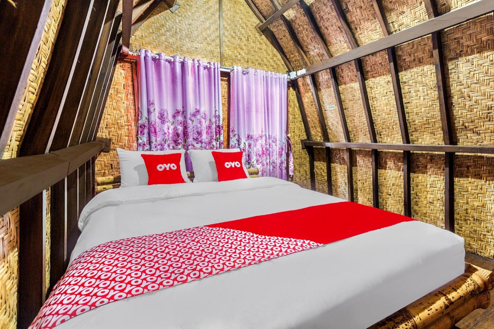 Oyo 1837 Telone Bungalow Palebah Esterno foto