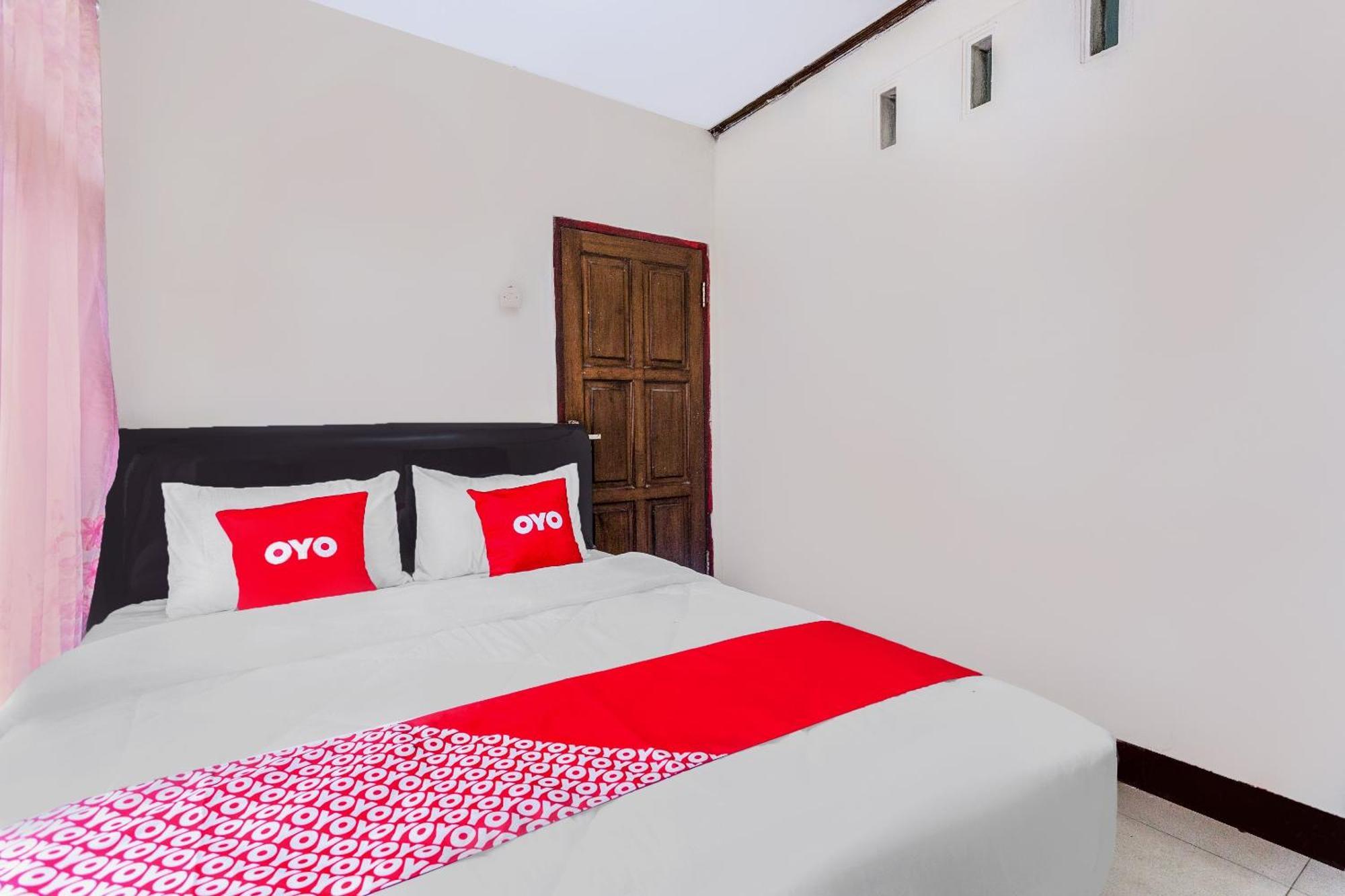 Oyo 1837 Telone Bungalow Palebah Esterno foto